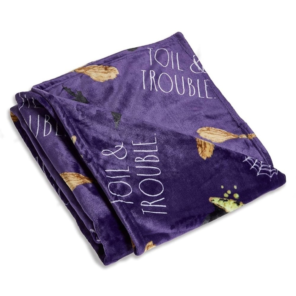 NWT RAE DUNN PLUSH THROW BLANKET 50x70 Halloween TOIL & TROUBLE bubble bubble